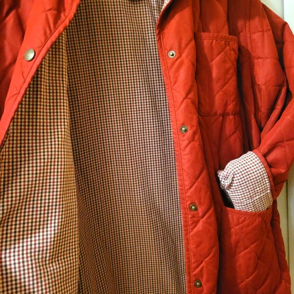 Xl womens Eddie Bauer waterproof snap down quilted jacket.